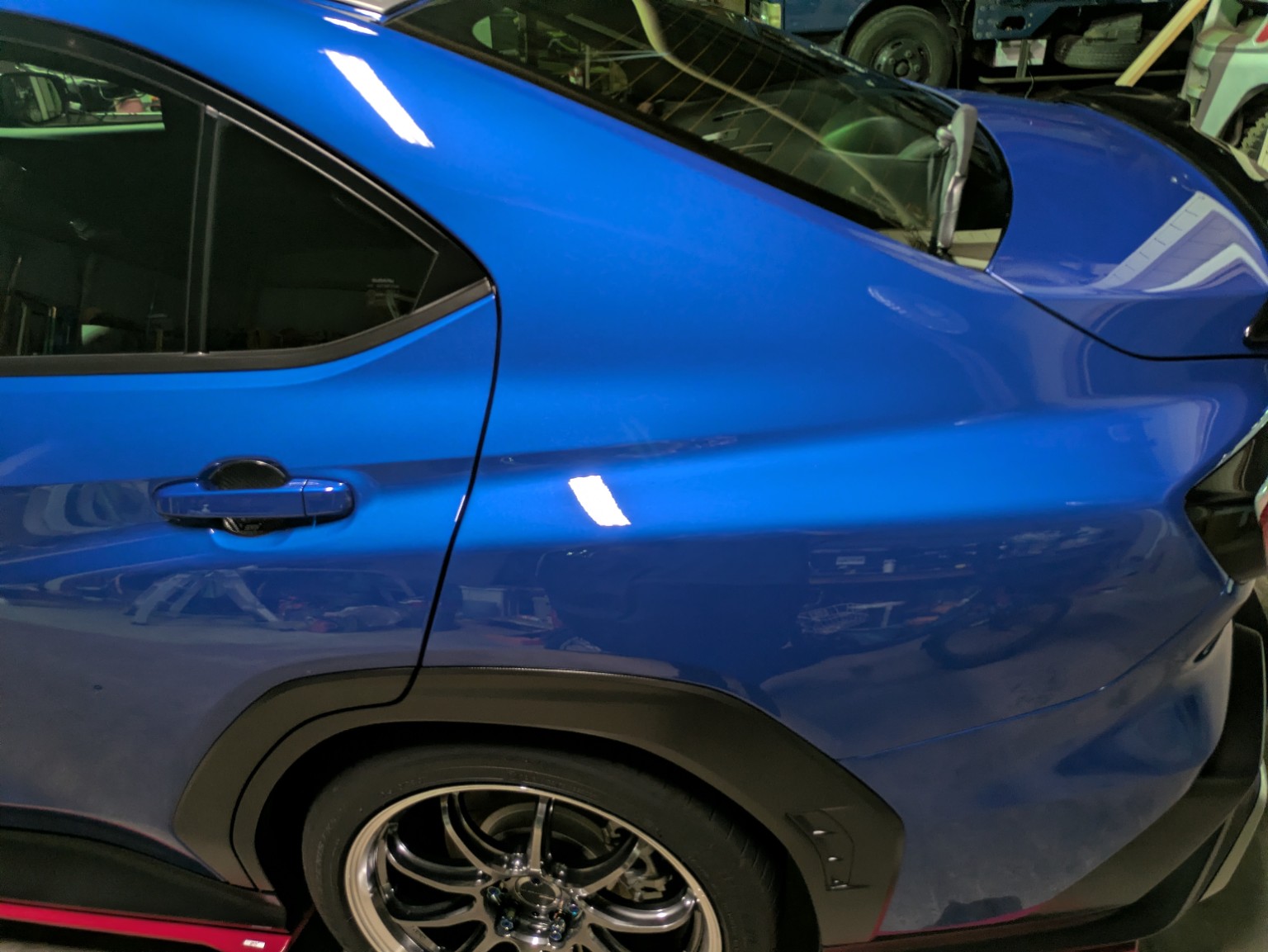 軽研磨と硬化型2層コーティング施工後の青いスバル WRX S4